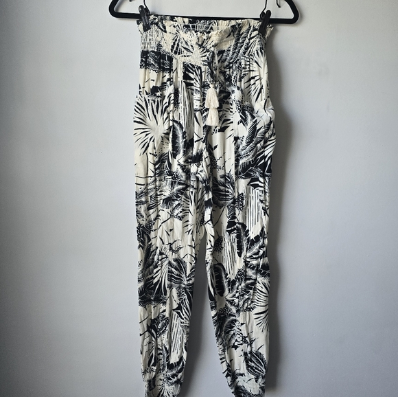 aerie Pants - Aerie Tropical Black and Cream Pants